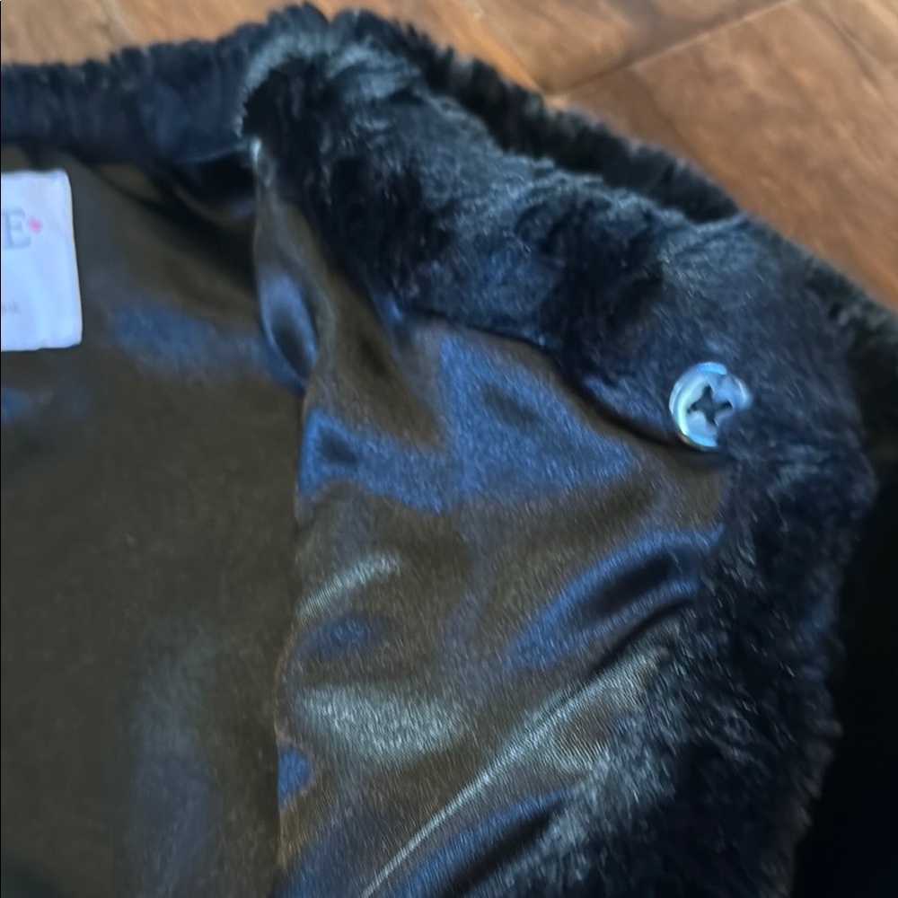 The Children's Place Elegant Black Faux Fur Cape Shrug 7/8 - Picture 4 of 4